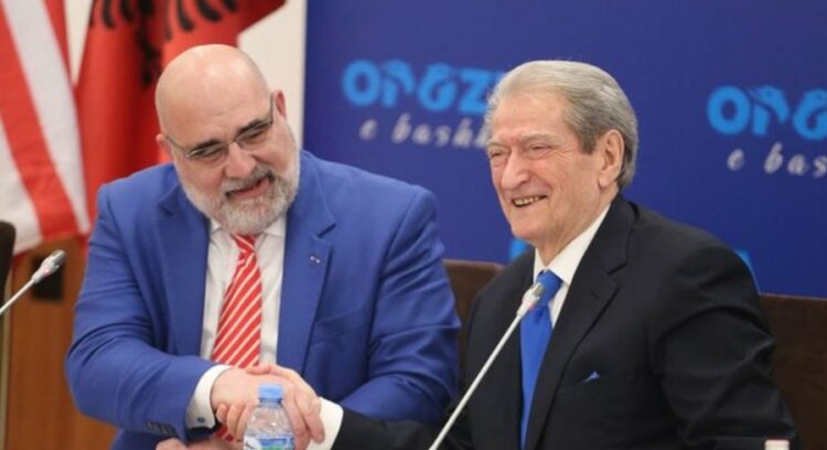 Zbulohen pagesat/ Sa para pagoi PD për Chris LaCivita