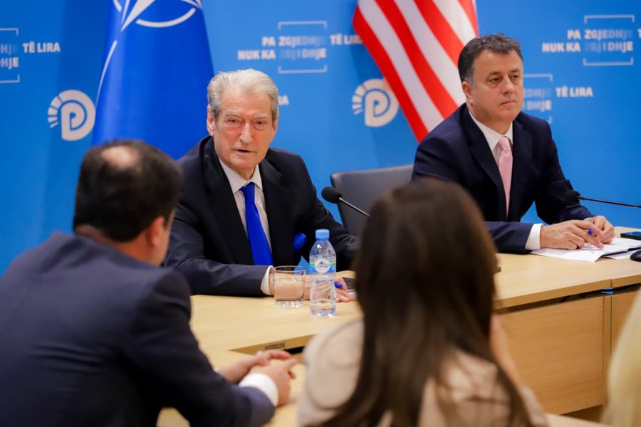 Berisha: Veliaj si gjyqi i Kadri Hazbiut, e krahasoi PS me FARC-un e Kolumbisë