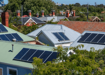 Australi/Tre orë energji diellore falas në ditë për miliona konsumatorë