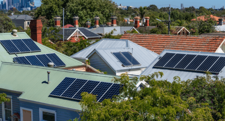 Australi/Tre orë energji diellore falas në ditë për miliona konsumatorë