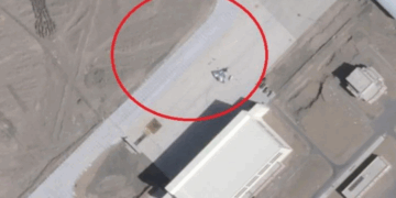 Kina krijon “Zonën 51” të saj,sateliti kap 2 avionë të gjeneratës 6 në bazën sekrete