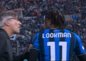 VIDEO/ Skena të turpshme në Champions, trajneri sherr me lojtarin