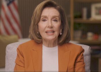 Nancy Pelosi largohet nga kongresi pas 40 vitesh