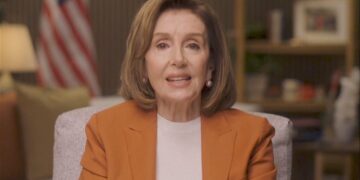 Nancy Pelosi largohet nga kongresi pas 40 vitesh