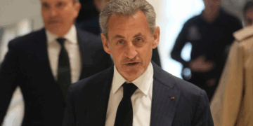 Vetëm 20 ditë në burg, lirohet ish-Presidenti francez Nicolas Sarkozy
