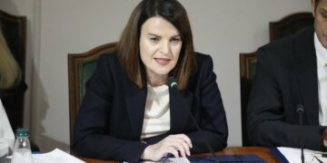 3 vrasje në një ditë, ministrja: Nuk janë mafioze, ngjarje të pashmangshme