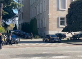 Ambasadorët i shkojnë Ramës në zyrë, të pranishëm dhe disa ministra