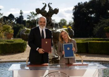 Shqipëria dhe Italia firmosin 16 marrëveshje, 8 prej tyre në fushën e mbrojtjes