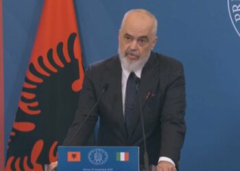 “Gati të nënshkruajmë”, Rama:Jemi i njëjti vend me Italinë,mjafton një komisar në BE