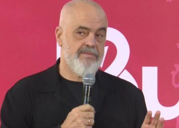 Rama: Gjykata Kushtetuese e la në detyrë Veliajn, tani ta kthejë në zyrë