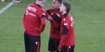 Uzuni i jep zemër Brojës, kuqezinjtë bëhen gati për Anglinë