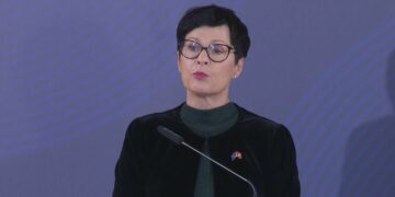 Integrimi, Komisionerja Kos: Duhet të bëheni anëtarë me të drejta të plota