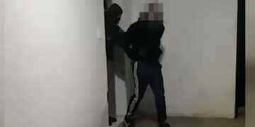 Arrestohet 29-vjeçari, dhunoi babanë e tij