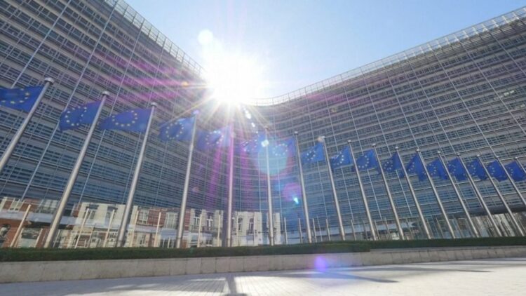 Komisioni Europian publikon raportin për Shqipërinë: Sfidë në sundimi i ligjit