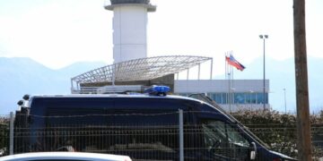 Arrestohen në Rinas 3 shtetas të shpallur në kërkim