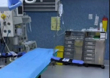 Me dy çarje në zemër e një në stomak, mjekët e Durrësit shpëtojnë të miturin