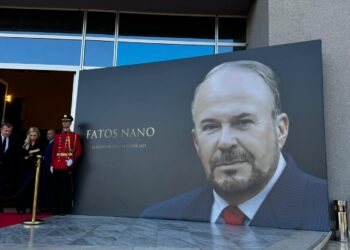 Lamtumira për Fatos Nanon/ Xhoana Nano mban fjalën në emër të familjes