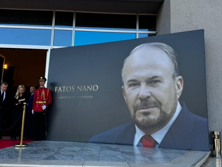 Lamtumira për Fatos Nanon/ Xhoana Nano mban fjalën në emër të familjes