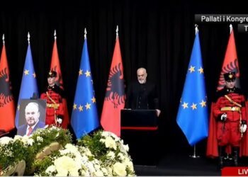 Rama në homazhet për Fatos Nanon: Plasja më vjen që nuk jemi dot sonte për një darkë