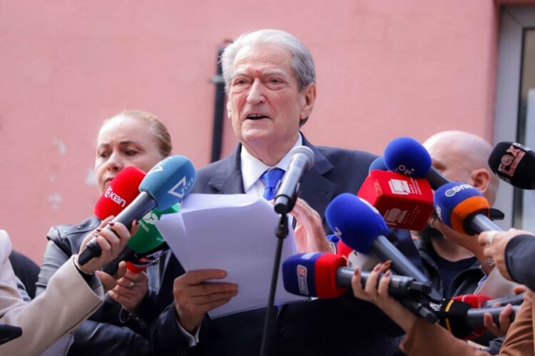 Berisha publikon dokumentin: Policia greke vërteton ekspulsin e Irenës me 5 mbiemra