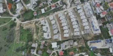 Lejuan ndërtimin pa leje të 3 objekteve në Sauk, pranga 5 inspektorëve të IMT