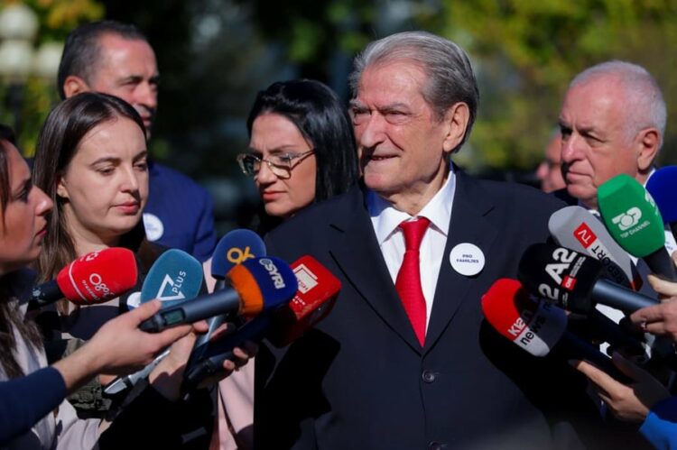 Berisha-ambasadorit të BE: Respektojmë orientimin seksual të gjithsecilit, por…