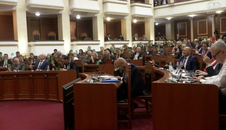 Kuvendi miraton projektligjin për barazinë gjinore