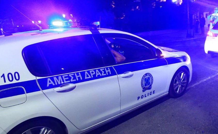 Gjendet i djegur brenda makinës një person në Athinë  dyshohet se është shqiptar