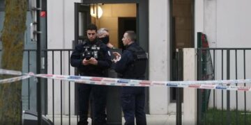 Franca parandalon sulmin në Paris, arrestohen tre të reja të radikalizuara