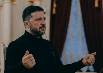 Foli për Trumpin, Zelenskyt i fiken 2 herë dritat gjatë intervistës për The Guardian