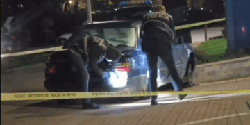 I qëlluan me armë zjarri, bën dhe aksidentit, 42-vjeçari shkon në spital i plagosur