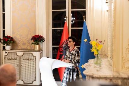 Konferenca e 7-të Ndërqeveritare, Kos: Shqipëria, përparim gjigant