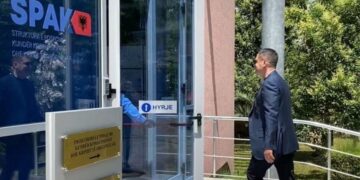 Ministria e Drejtësisë kërkoi ekstradimin e tij nga Zvicra, reagon Arben Ahmetaj