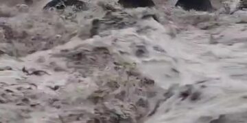 Situata nga moti në Qarkun Korçë, përmbytje në disa bashki, rritet niveli i lumenjve