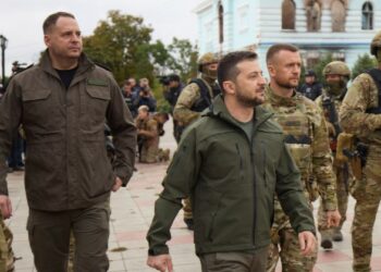 Kush është Andriy Yermak, aleati më i besuar i Zelenskyt dhe “numri 2” i Ukrainës?