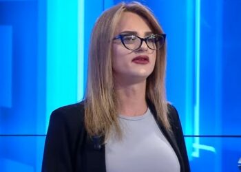 Transgjinorja flet në Opinion: Më futën me 4 meshkuj në dhomë, më mbajtën pa dëshirë