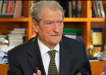 Berisha: Kemi hyrë në stinën e protestave, nuk i ndalojmë deri në largimin e Ramës