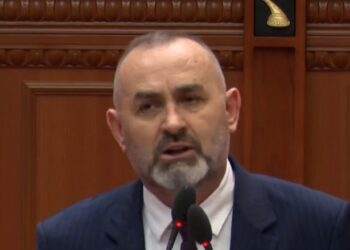 Manja-deputetëve të PD: Kur shkoni te njerëzit, mos shkoni me veshje 5000-6000 euro