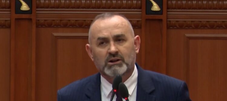 Manja-deputetëve të PD: Kur shkoni te njerëzit, mos shkoni me veshje 5000-6000 euro