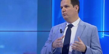 Pse janë shtuar sulmet në zemër tek moshat e reja? Mjeku flet në Opinion