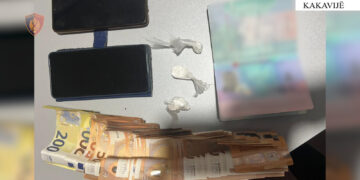 U kapën me kokainë dhe fishekë gjuetie, dy të arrestuar në Kakavijë