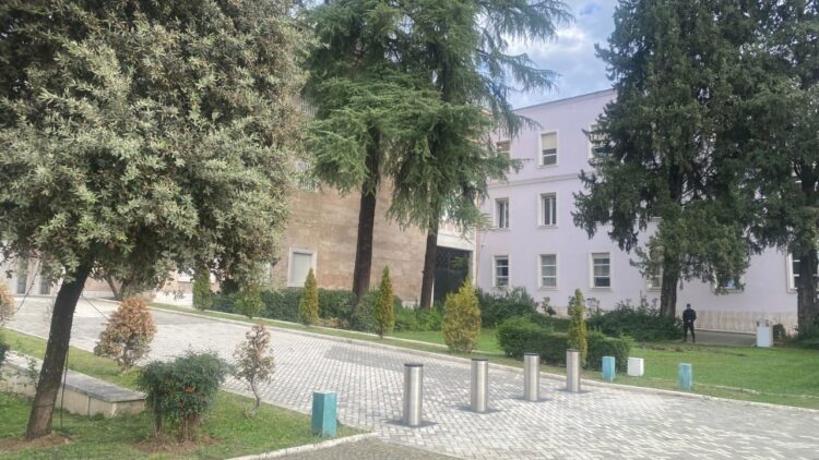 Protesta e opozitës/Blindohet Kryeministria, polica zbulon rrugët që do të bllokohen