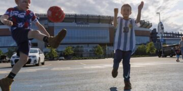 Kupa e Botës, çmimet e parkimit më të shtrenjta se çmimet e biletave të ndeshjeve