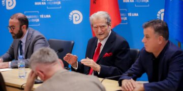 Mbyllja e Kuvendit pa diskutime, Berisha: Ne nuk bëhemi vegla të tyre