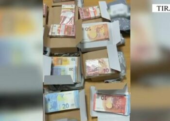 Euro të falsifikuara në qarkullim, arrestohen 4 të rinj në Tiranë