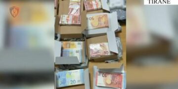 Euro të falsifikuara në qarkullim, arrestohen 4 të rinj në Tiranë