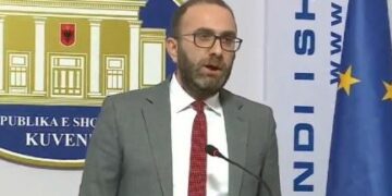 Tuneli i Llogorasë, Bardhi publikon mesazhet e Ballukut dhe Evis Berberit