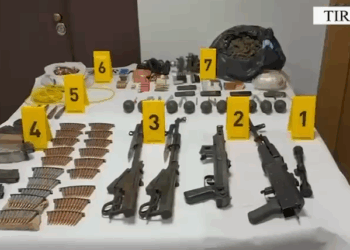 Çfarë u gjet në banesën e 48-vjeçarit në Nikël dhe lidhja me atentatin në Rinas