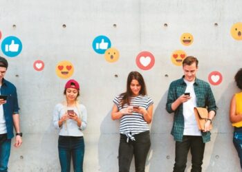 Australia ndalon rrjetet sociale për adoleshentët nën 16 vjeç