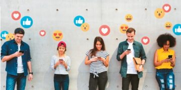 Australia ndalon rrjetet sociale për adoleshentët nën 16 vjeç